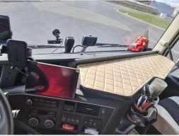MKM fh134fh5s19 Поличка-столик на панель приладів вантажівки Volvo FH 5