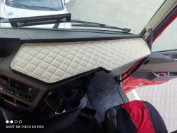 MKM fh134fh5s19 Поличка-столик на панель приладів вантажівки Volvo FH 5