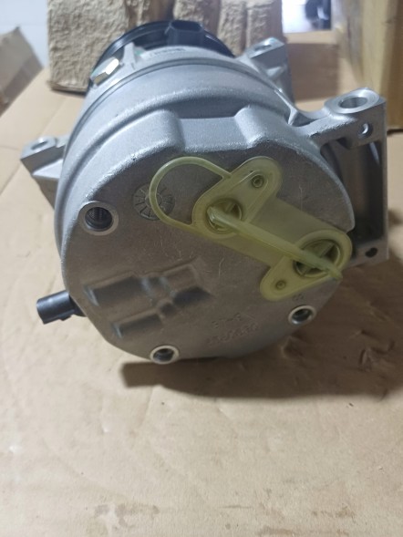 Renault OE 8200021822 Компресор кондиціонера renault oe 8200021822