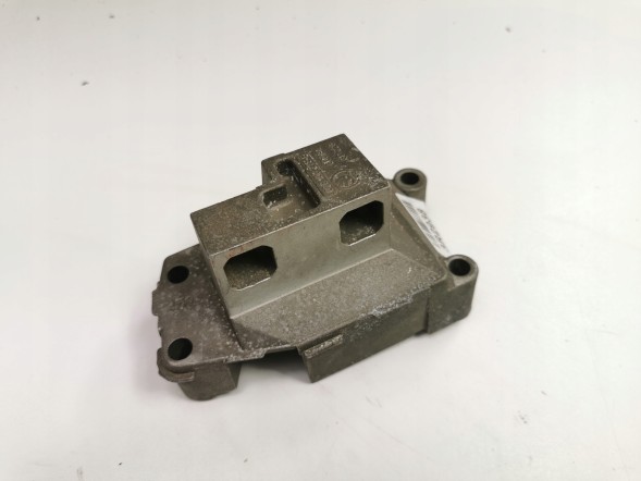 Skoda OE 028199275B OE Кронштейн двигуна Skoda Felicia Volkswagen Caddy OE OE 028199275B