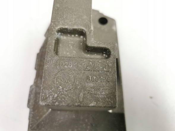 Skoda OE 028199275B OE Кронштейн двигуна Skoda Felicia Volkswagen Caddy OE OE 028199275B
