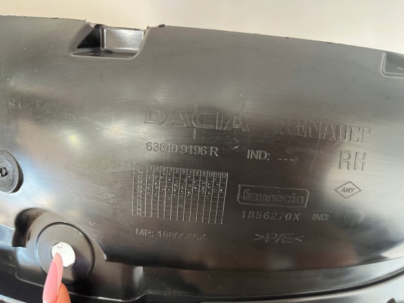 Dacia OE DACIA SANDERO II LIFT LOGAN II NADKOLE PRZÓD PRZEDNIE PRAWE 63840 NOWE DACIA SANDERO II LIFT LOGAN II НАКЛАДКА КРИЛА ПЕРЕДНЯ ПРАВА 638409196R НОВА