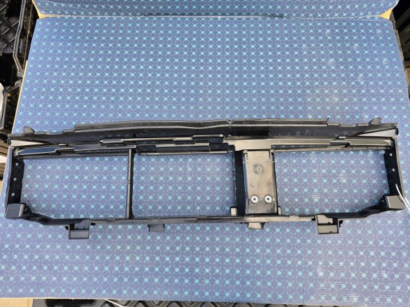 BMW OE OSŁONA PAS KIEROWNICA POWIETRZA DOLNA BMW 4 G26 I4 9498818 NOWA ORGINAŁ QUALI23.09,25 ЗАХИСНА ПАНЕЛЬ РЕМЕНЯ КЕРМА ПОВІТРЯНА НИЖНЯ BMW 4 G26 I4 9498818 НОВА ОРИГІНАЛ