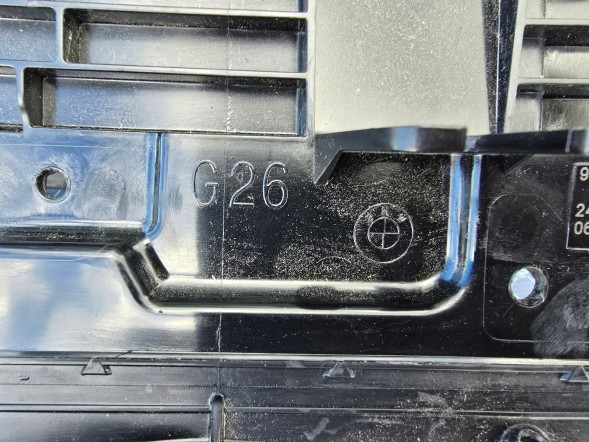 BMW OE OSŁONA PAS KIEROWNICA POWIETRZA DOLNA BMW 4 G26 I4 9498818 NOWA ORGINAŁ QUALI23.09,25 ЗАХИСНА ПАНЕЛЬ РЕМЕНЯ КЕРМА ПОВІТРЯНА НИЖНЯ BMW 4 G26 I4 9498818 НОВА ОРИГІНАЛ