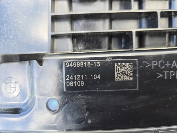 BMW OE OSŁONA PAS KIEROWNICA POWIETRZA DOLNA BMW 4 G26 I4 9498818 NOWA ORGINAŁ QUALI23.09,25 ЗАХИСНА ПАНЕЛЬ РЕМЕНЯ КЕРМА ПОВІТРЯНА НИЖНЯ BMW 4 G26 I4 9498818 НОВА ОРИГІНАЛ