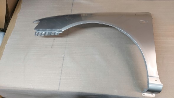 Fendcor 5903624058905 Крило ЛІВЕ для AUDI A3 8L LIFT 00-03 LY7W срібло