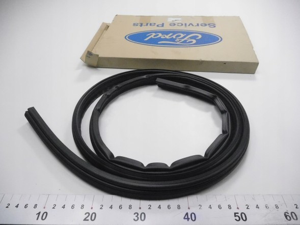Ford OE Ущільнювач передніх дверей Ford Fiesta OE 1134354