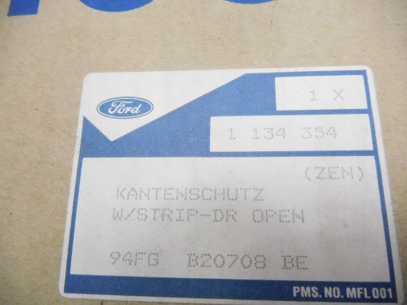 Ford OE Ущільнювач передніх дверей Ford Fiesta OE 1134354