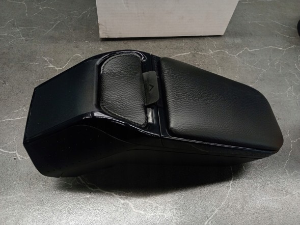 Hyundai OE 5998195902825 Підлокітник Rati - Armster 2 Hyundai I20 09r чорний