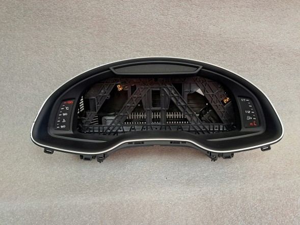 Audi OE 4M0920790A AUDI Щиток Корпус лічильника годинників AUDI Q7 4M 4M0920790A