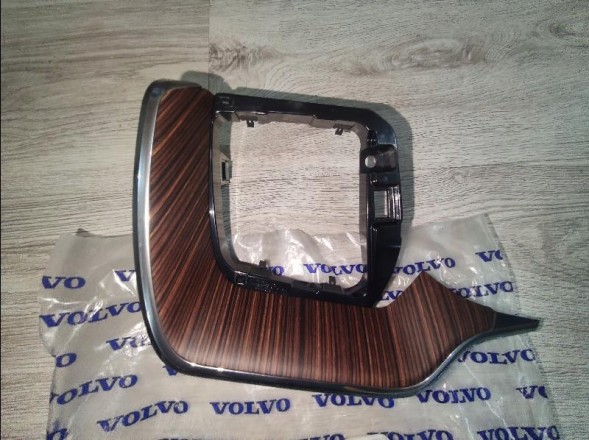 Volvo OE КОНСОЛЬ ДЕКОР VOLVO XC60 II 31417640