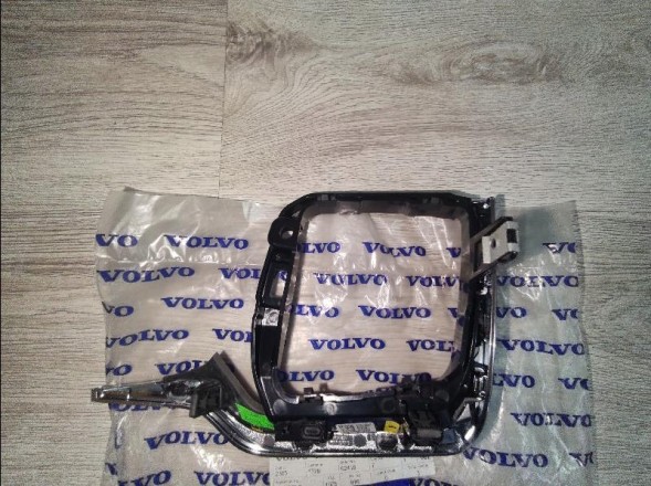 Volvo OE КОНСОЛЬ ДЕКОР VOLVO XC60 II 31417640