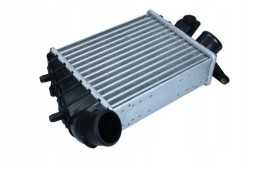 Maxgear AC630082 Охолоджувач повітря інтеркулер ac630082 maxgear