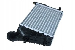 Maxgear AC630082 Охолоджувач повітря інтеркулер ac630082 maxgear