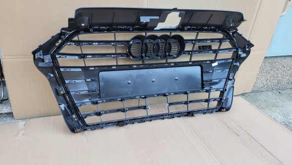 Audi OE GRILL AUDI S3 8V LIFT 2016-2020 POD RADAR ACC Камера радіатора ГРИЛЬ Audi S3 8V LIFT 16-20 RADAR OE 8V3853651AE !