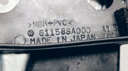 Subaru OE 61158SA000 Ущільнювач трикутника правого дзеркала дверей SUBARU FORESTER 2002+ НОВИЙ OE