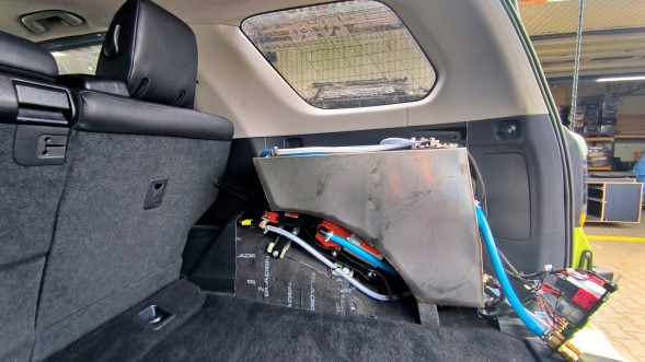 Китай Zbiornik 4Runner podgrzewany Бак для води з підігрівом Toyota 4Runner 5 покоління