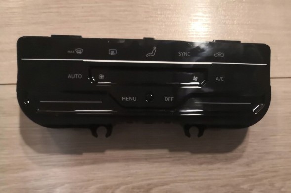 Volkswagen OE Панель кондиціонера Volkswagen 5NA907044AN