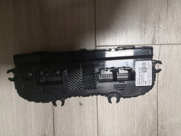 Volkswagen OE Панель кондиціонера Volkswagen 5NA907044AN