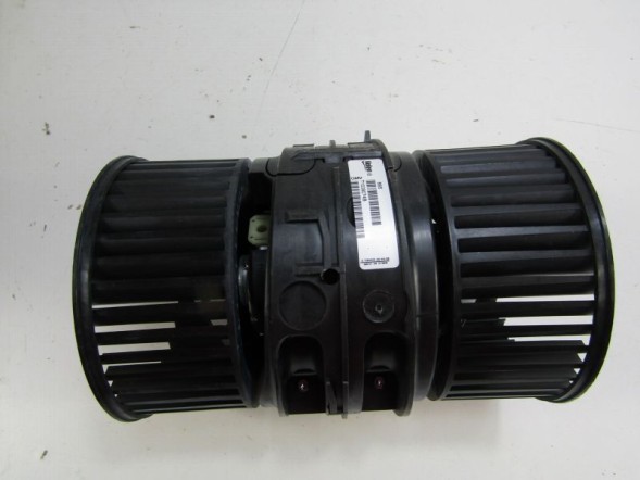 Renault OE 27210108241R Megane iii air вентилятор 272108241r