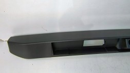 Dacia OE 265121213R MBAP13 ПЛАНКА ОСВІТЛЕННЯ НОМЕРНОГО ЗНАКА ЗАДНЬОЇ ДВЕРІ DACIA DUSTER III 24-