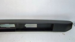 Dacia OE 265121213R MBAP13 ПЛАНКА ОСВІТЛЕННЯ НОМЕРНОГО ЗНАКА ЗАДНЬОЇ ДВЕРІ DACIA DUSTER III 24-