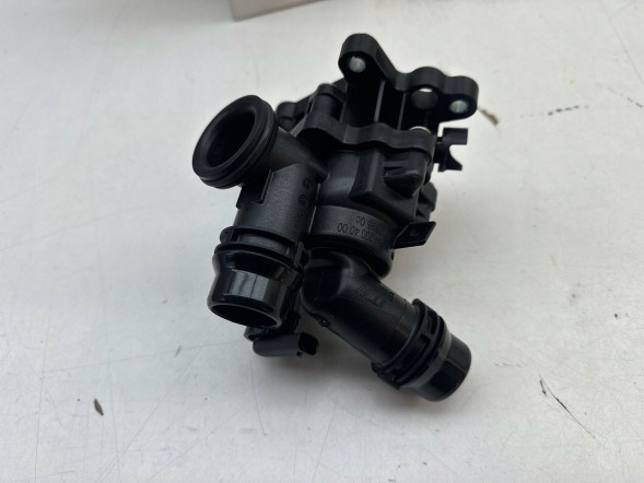 Mercedes-Benz OE TERMOSTAT PLYN WODA OBUDOWA MERCEDES 654920 DIESEL GLB C247 A6542004000 ORYGINAL OE A W177 B W247 BLA X247 ТЕРМОСТАТ MERCEDES A W177 ДИЗЕЛЬ GLB C247 A6542004000 OE