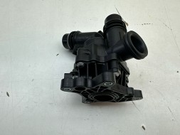 Mercedes-Benz OE TERMOSTAT PLYN WODA OBUDOWA MERCEDES 654920 DIESEL GLB C247 A6542004000 ORYGINAL OE A W177 B W247 BLA X247 ТЕРМОСТАТ MERCEDES A W177 ДИЗЕЛЬ GLB C247 A6542004000 OE