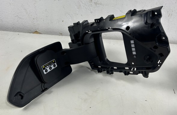 Hyundai OE 863CC-HF100 OEM IIIY HYUNDAI KONA II 2022- ЕЛЕКТРИЧНИЙ ПОРТ КРИШКА ЗАРЯДНОГО ГНІЗДА 863CC-HF100