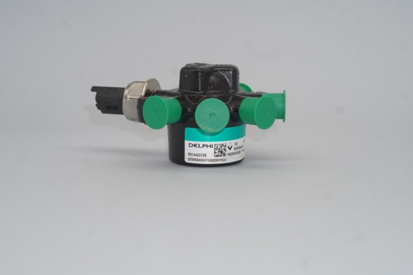Renault OE 8200584034 Рейка впорскування renault oe 8200584034