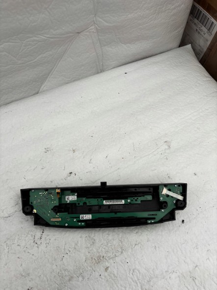 BMW OE 65836933204 6933204 ( INTRAD ) Б/у кришка передня CD BMW 65836933204