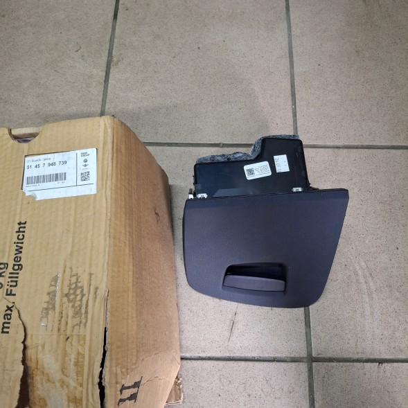 BMW OE 51457948739 7948739 ( INTRAD ) Місце для зберігання в столі аксесуари з боку водія (nachtblau) BMW 5 G30 G31 6 G32