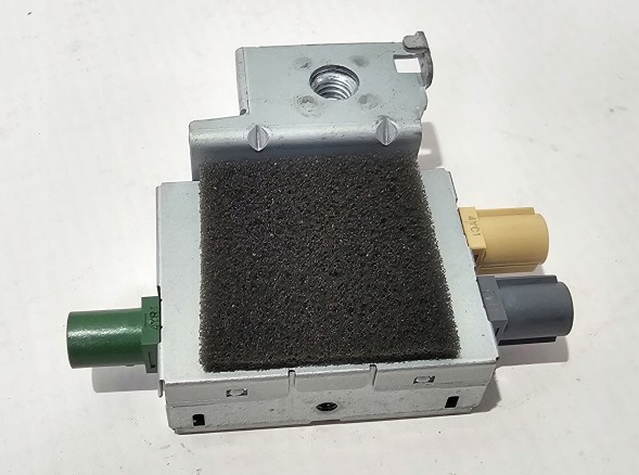 Renault OE 282475747R RENAULT OE ORG МОДУЛЬ АДАПТЕР АНТЕНИ RENAULT - 282475747R