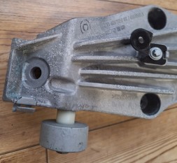 BMW OE 22116861559 6861559 6861555 BMW опора лапи кронштейн двигуна G30 G11 G12 G31 G20 G01 G02 M40 XM3