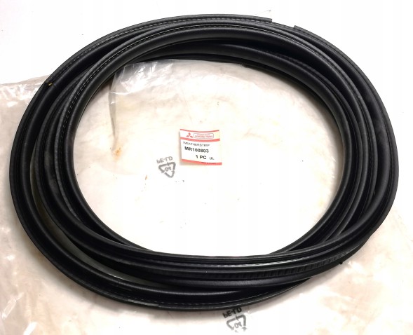 Mitsubishi OE ПРОКЛАДКА КРИШКИ БАГАЖНИКА MITSUBISHI CARISMA MR100803 OE!