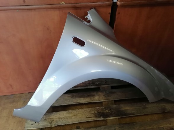 Polcar zamiennik PRAWY PRZÓD FORD FOCUS MK2 P8 КРИЛО ПЕРЕДНЕ ПРАВЕ FORD FOCUS MK2 P8