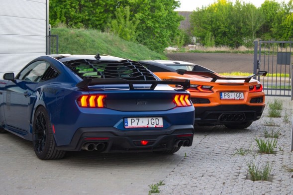 Китай JGD-MU24-RSDHGB Спойлер Лоток DARKHORSE + Gurney Flap Чорний Блиск FORD MUSTANG 2024-2025
