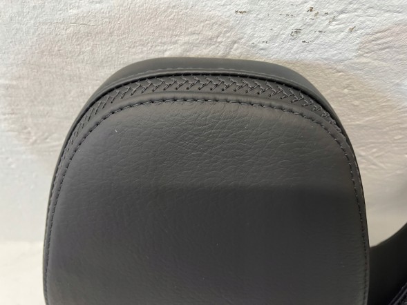 Volvo OE 30761142 mikol 39866649 Volvo XC60 V70 XC70 S60 підголівник переднього сидіння 30761142 39866649 08-18