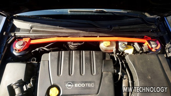 MW TECHNOLOGY M-0040 Кронштейн передній передній Opel Signum