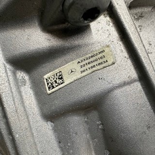 Mercedes-Benz OE SKRZYNIA ROZDZIELCZA RODZIELACZ REDUKTOR MERCEDES SL W232 ORYGINAL 2322802300 2329001502 2329016801 2329028100 2215923795 РОЗПОДІЛЬНА КОРОБКА РІДНИЙ РЕДУКТОР MERCEDES SL W232 OM 2322802300