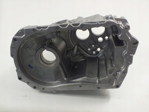 Renault OE 321016454R КРИШКА КОРОБКИ ПЕРЕДАЧ НИЖНЯ RENAULT CLIO IV