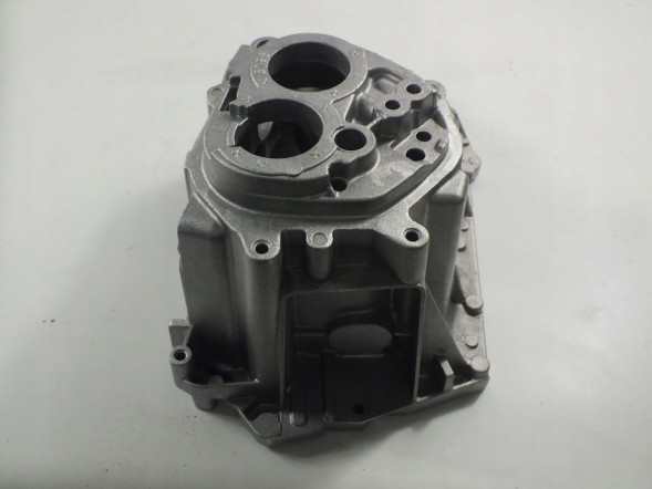 Renault OE 321016454R КРИШКА КОРОБКИ ПЕРЕДАЧ НИЖНЯ RENAULT CLIO IV