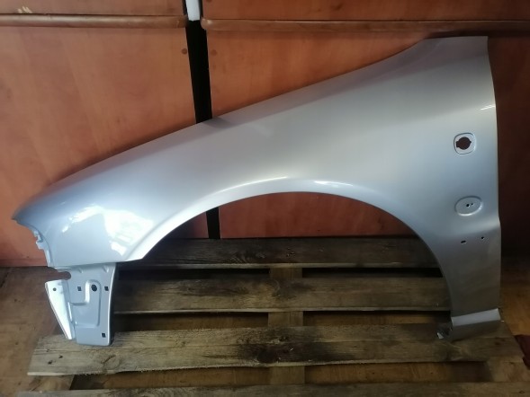 Polcar BŁOTNIK LEWY PRZÓD AUDI A4 B5 PRZEDLIFT LY7W БРИЗКОВИК ЛІВИЙ ПЕРЕДНІЙ AUDI A4 B5 ПЕРЕДЛІФТ LY7W