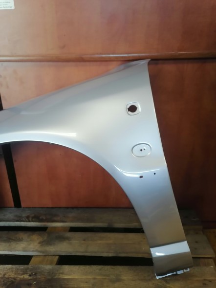 Polcar BŁOTNIK LEWY PRZÓD AUDI A4 B5 PRZEDLIFT LY7W БРИЗКОВИК ЛІВИЙ ПЕРЕДНІЙ AUDI A4 B5 ПЕРЕДЛІФТ LY7W