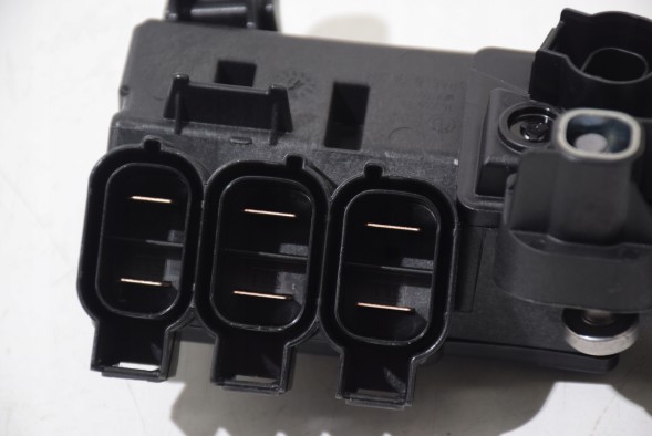 BMW OE 5A0B054 8732666 6826361 ROZDZIELACZ PRĄDU BMW BMW X5 G05 X6 G06 X7 G07 LCI Розподільник Роз'єм Зарядки Струму Акумулятора