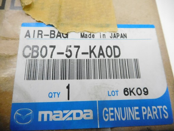 Mazda OE Подушка безпеки правого переднього сидіння Mazda Premacy OE CB07-57-KA0D