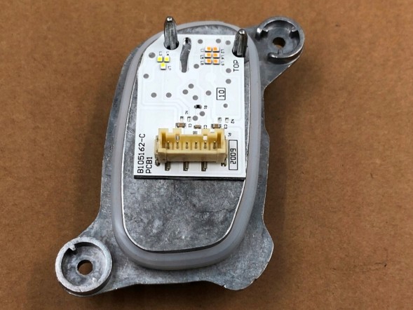 ВОЛЛЕР H.169/76. Контролер їжачок 9 led drl денна їзда права 63119448116 9448116 для bmw f44