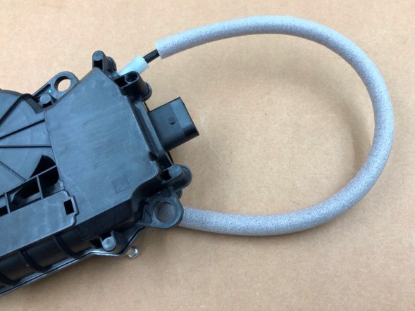 Automotive LR070123 LR 070123 АКТУАТОР ЗАМКА ПРАВОЇ ЗАДНЬОЇ ДВІРІ LR070123 ДЛЯ LAND RANGE ROVER TURBO IV