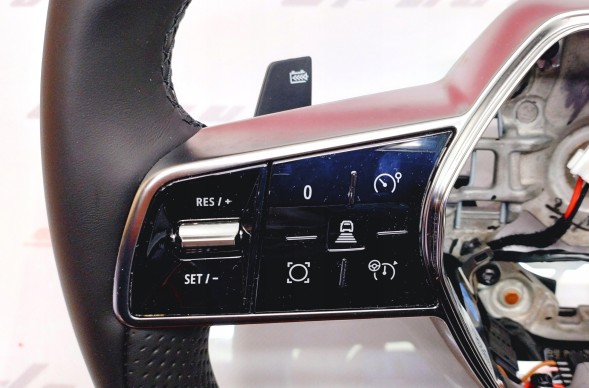 Renault OE "B" RENAULT OE КЕРМО МУЛЬТИ ШКІРЯНЕ 484003850Р 653098200 MEGANE E-TECH