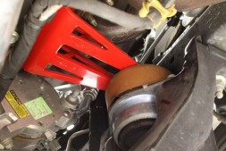 Китай BMR-MM008R ЛАПА КРІПЛЕННЯ ПОДУШКИ ДВИГУНА FORD MUSTANG 15-17